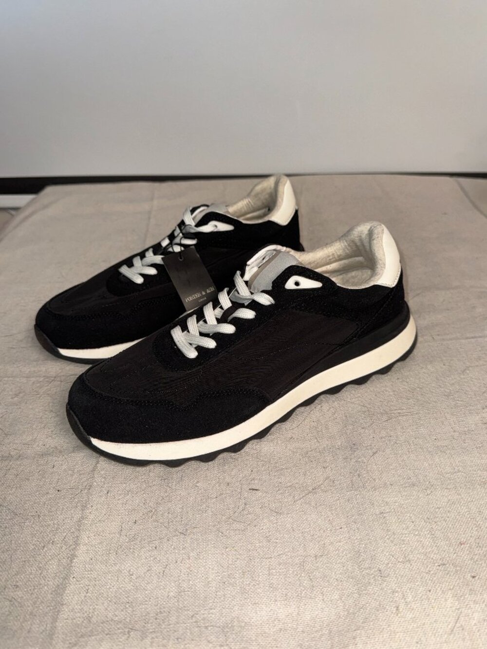 Men's 8 EU 40 RUNS BIG  Porter & Ash London Comfort Foam Tennis Shoes Sneakers